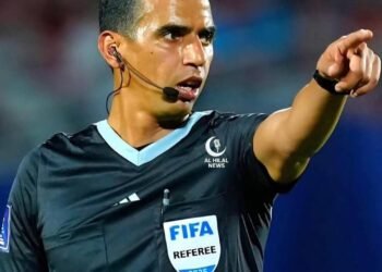 الكاف يعين حكم مصري لمباراة المغرب والكاميرون
