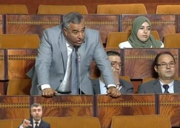 النائب البرلماني عن حزب التقدم والاشتراكية يوسف بيزيد يثير آثار حمولة الشاحنات على الطرق المغربية