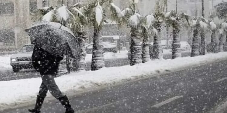 نشرة إنذارية.. الثلوج والأمطار والبرد القارس تجتاح أقاليم المملكة